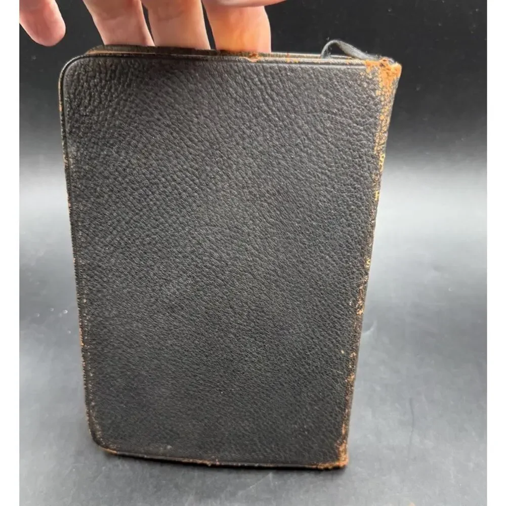 Mary Baker Eddy 1906 Science & Health With Key To The Scriptures Leather Signed!